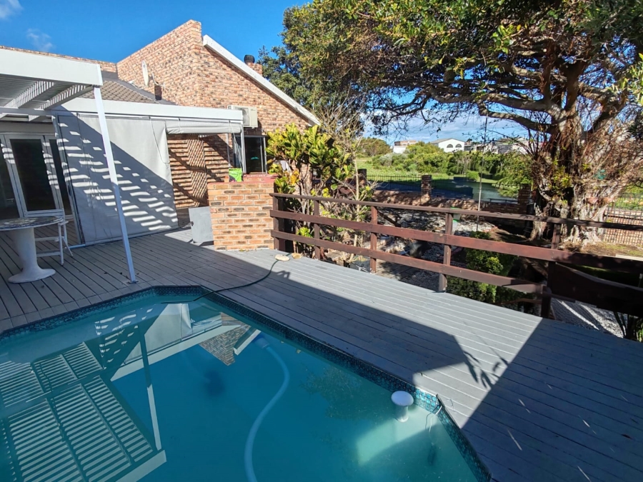 3 Bedroom Property for Sale in De Kelders Western Cape
